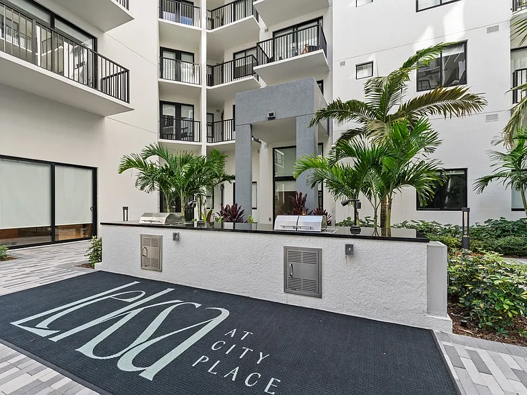 Leksa at Cityplace — Photo 64