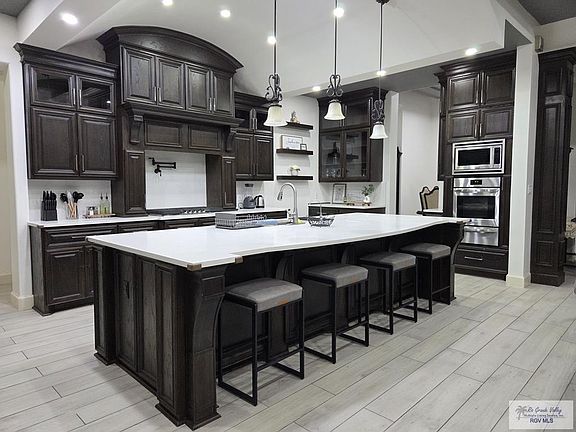 2nd image of 2521 Los Portales