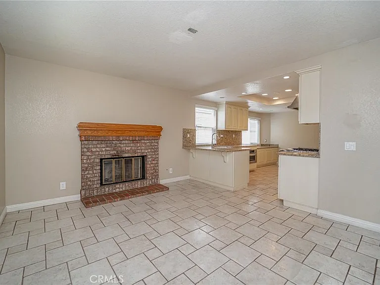 11123 Woodview Dr — Photo 3
