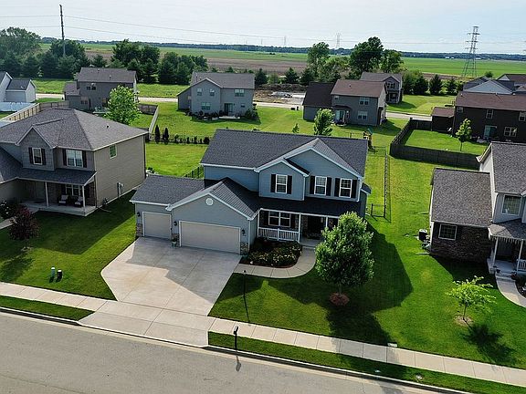 2nd image of 10723 N Honeycreek Ln