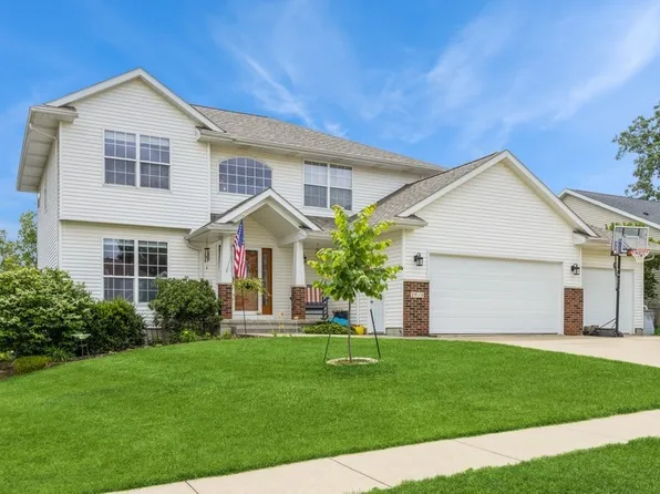 2815 Oak Crest Ct NW, Cedar Rapids, IA 52405