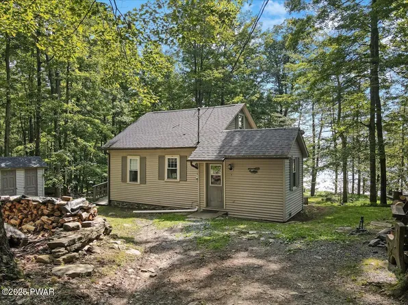 130 Ridgefield Point, Greentown, PA 18426