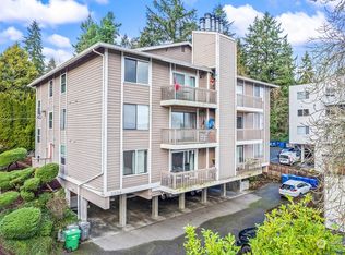2334 NE 102nd St APT 303, Seattle, WA 98125
