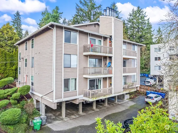 2334 NE 102nd Street #303, Seattle, WA 98125
