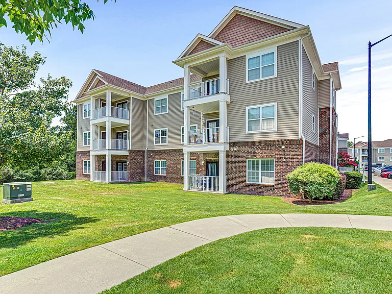 Enclave at Pamalee Square — Photo 42