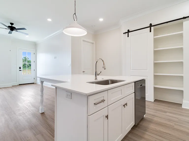 102 Perth Pl — Photo 25