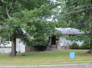 81 Herman Dr, Spotswood, NJ 08884