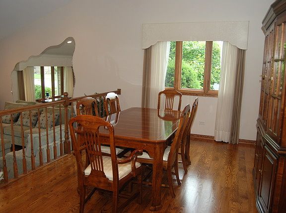 3rd image of 15201 Regent Dr