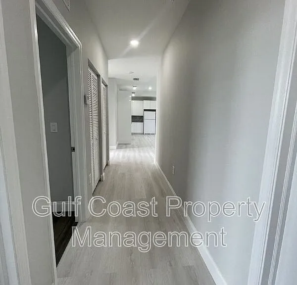 662 Windermere Dr — Photo 22