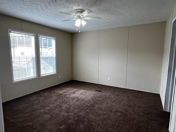 4th image of 10 Sweetwater Way #202