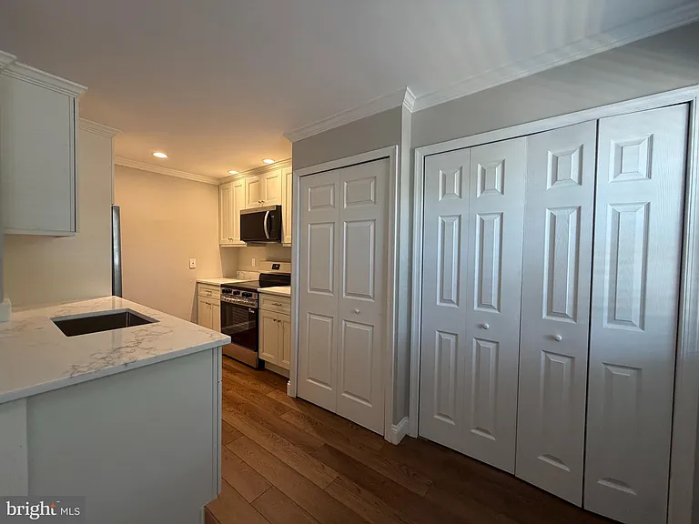 403 S Main St #105 — Photo 5