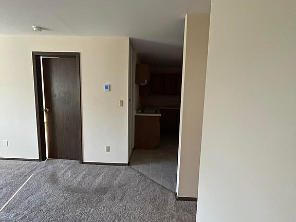 2nd image of 207 W Eldred St APT 8