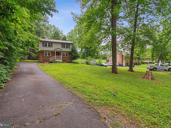 3rd image of 7273 Marr Dr