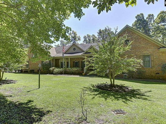 2nd image of 214 Ashley Oaks Dr