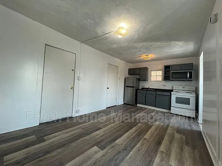 641 S Queen St #4 — Photo 4