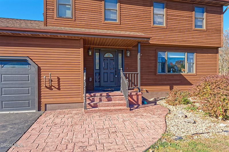 4th image of 1000 Stony Point Road