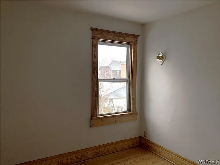 47 Bridgeman St #UPPER — Photo 6