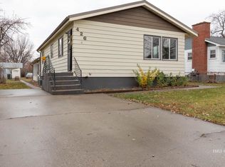 426 N 5th Ave, Forsyth, MT 59327