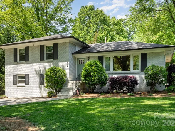 1043 Nancy Dr, Charlotte, NC 28211