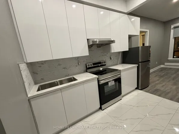 271 Dunn Ave #1B, Toronto, ON M6K 2S1
