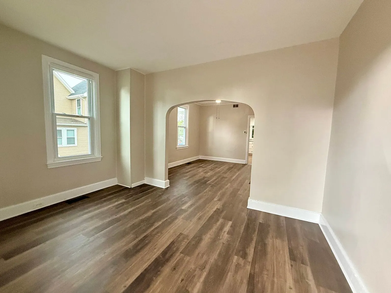 3 bed, 1.0 bath, 1400 sqft, $1,625 — Photo 3