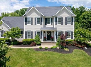 15 Stratford Rd, Hudson, OH 44236