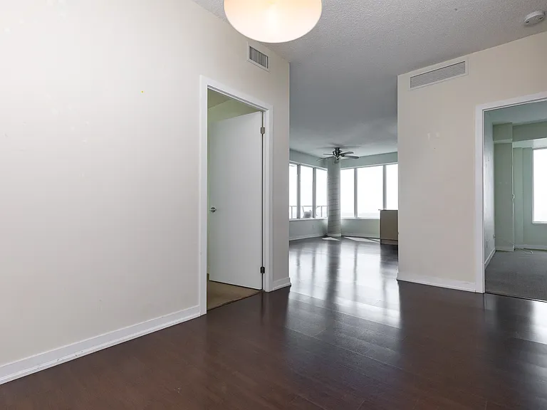 55 E Liberty St — Photo 21