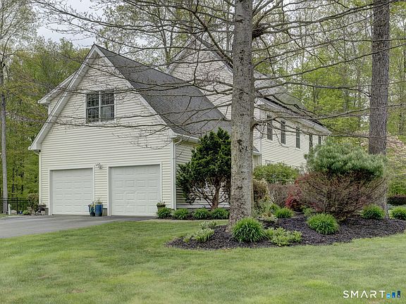 2nd image of 4 Tunxis Drive