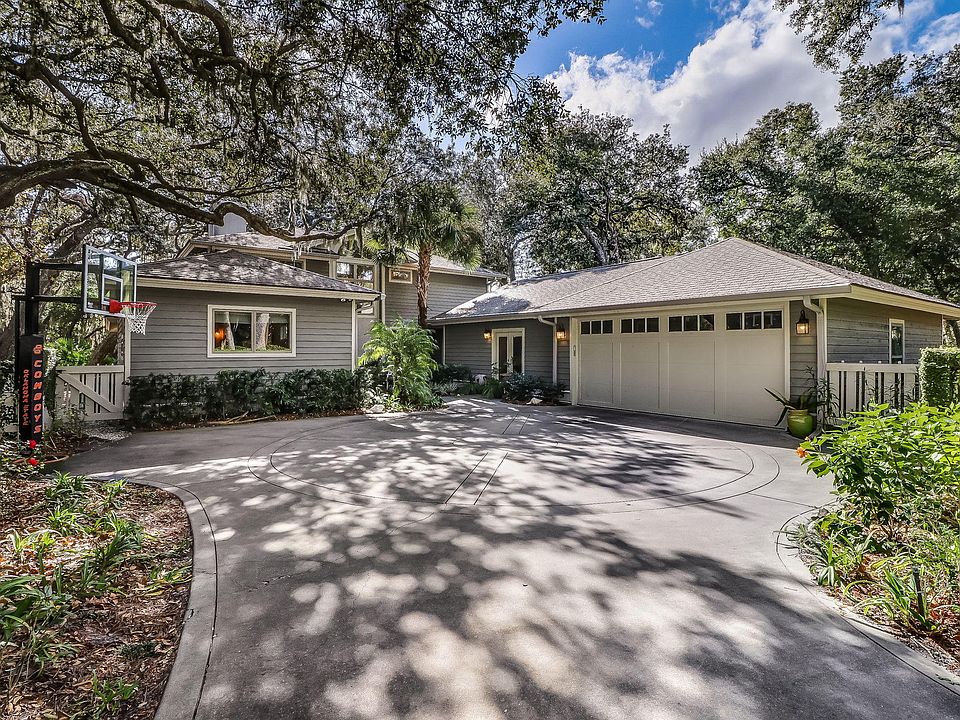 1st image of 2 Buckthorne Dr