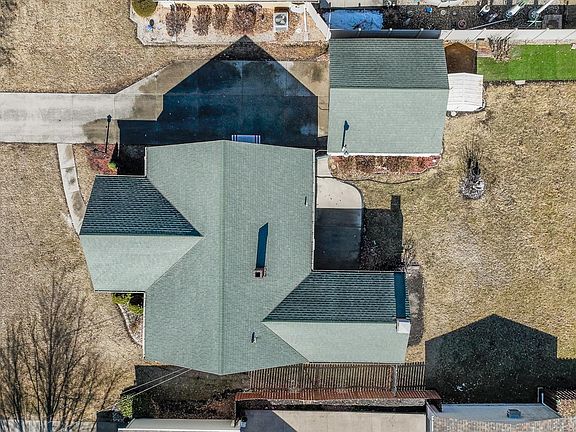 3rd image of 1173 Brown Ave