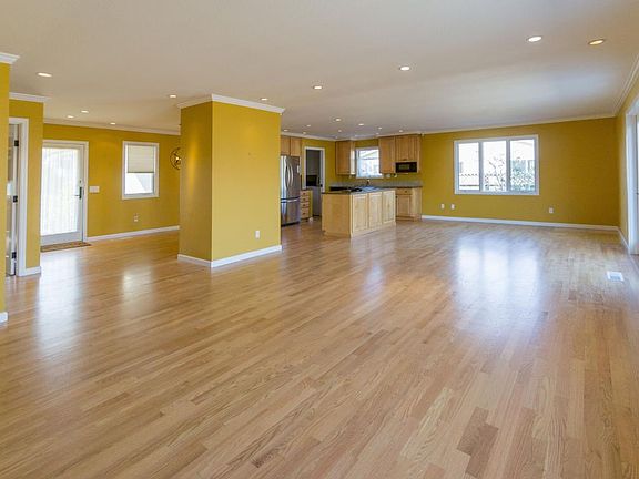 2nd image of 265 Metzgar St