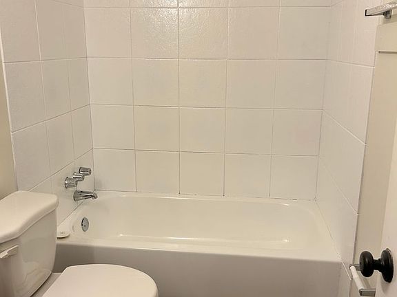 5th image of 7015-7017 N Manor Dr #7015