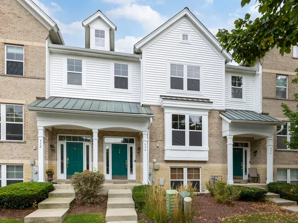 934 Violet Dr, Hanover Park, IL 60133