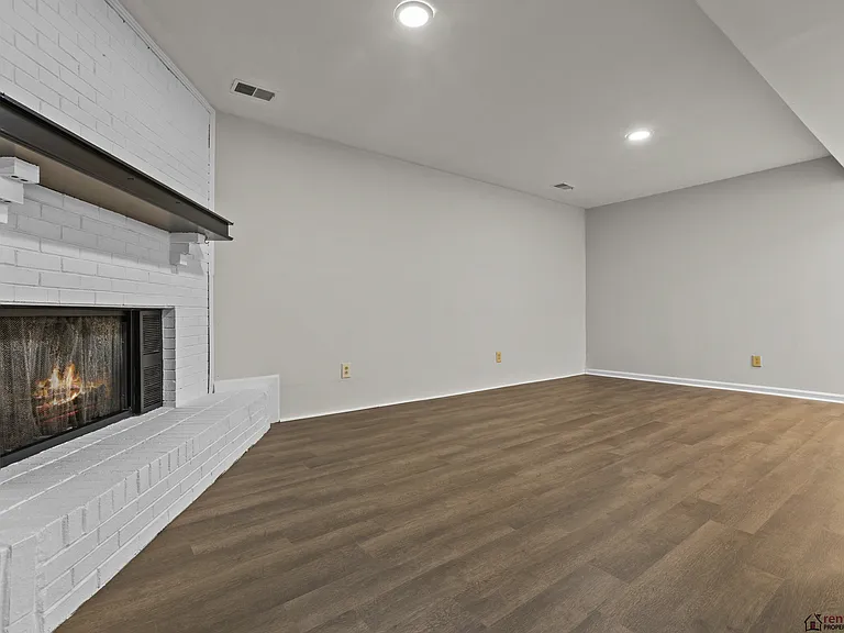 1321 Leaning Tree Ln #B — Photo 25