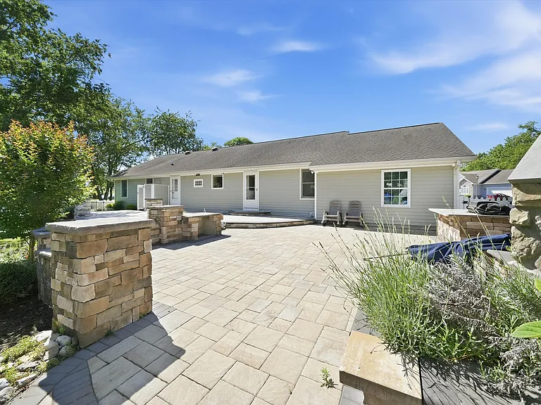5 Comet Ct — Photo 23