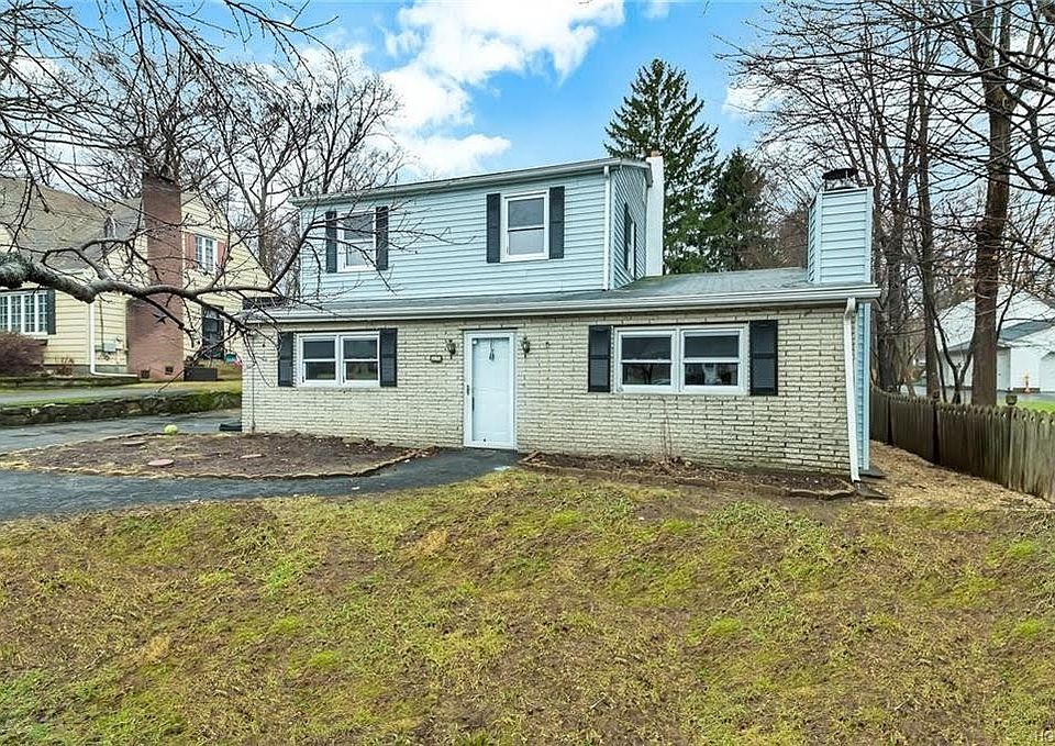 1st image of 25 Algonquin Dr