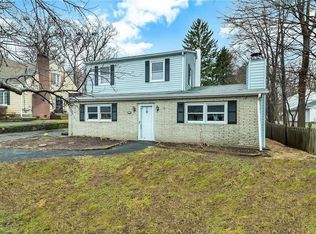25 Algonquin Dr, Newburgh, NY 12550