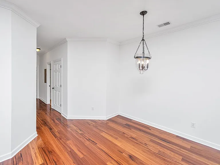 1476 Belcourt Ln — Photo 10