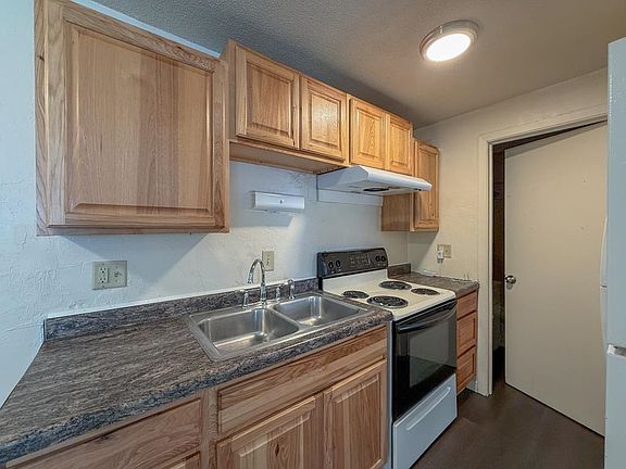 3rd image of 2241 Imperial Ln
