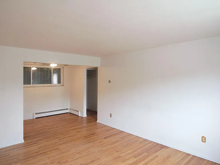 600 Allenby Ave #4 — Photo 10