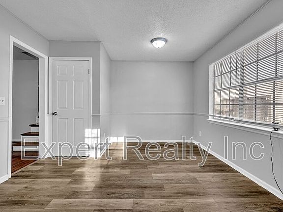 5th image of 624 Cresap Cir NE
