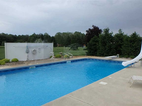 3rd image of 3905 Nikole Dr