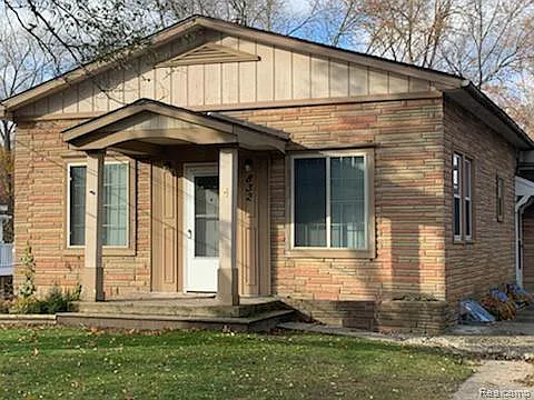 2 bed, 1.0 bath, 667 sqft, $925 — Photo 1