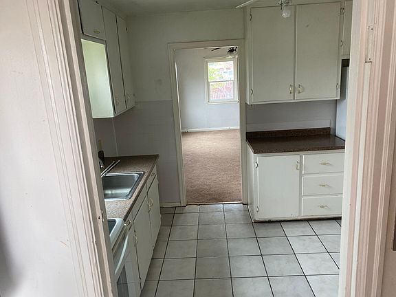 2nd image of 2443 11th Ave