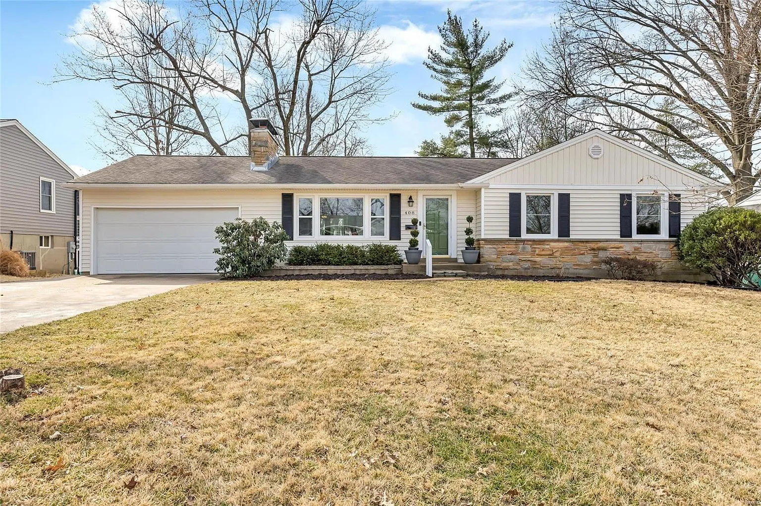 408 Honeysuckle Ln photo 1