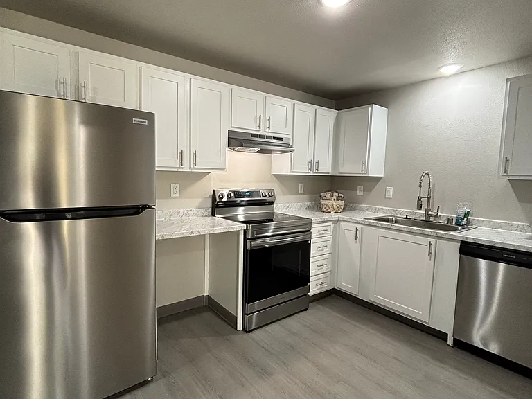 Chambers Crest Apartments — Photo 30