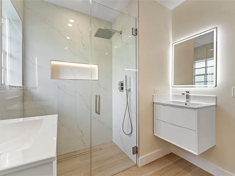 516 Gerona Ave — Photo 14