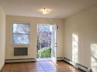 2652 29th St APT 3C, Astoria, NY 11102