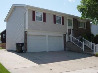 4485 Harbor Cir, Hoffman Estates, IL 60192