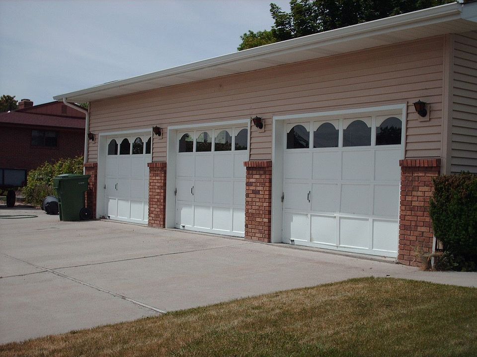 BIG 3 car garage